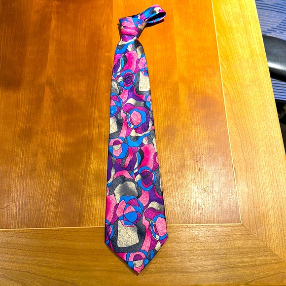 PAVONE SILK NECKTIE WITH VIBRANT PATTERN IN PINK, BLUE, PURPLE,GOLD AND GREY - Picture 1 of 5